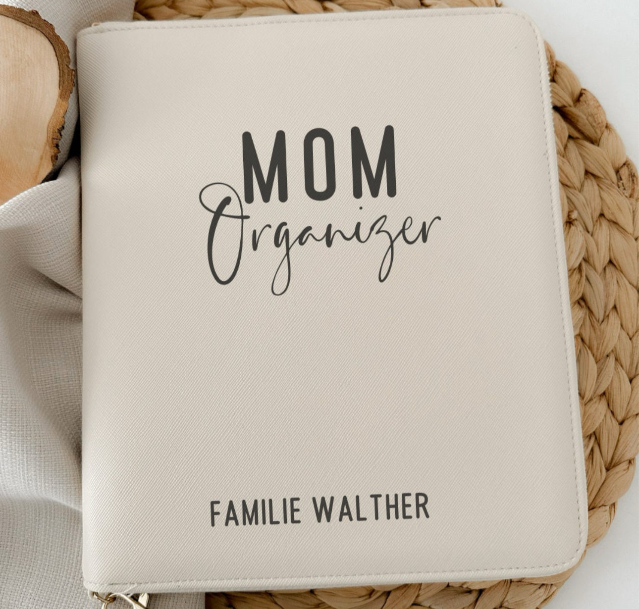 MOM Organizer