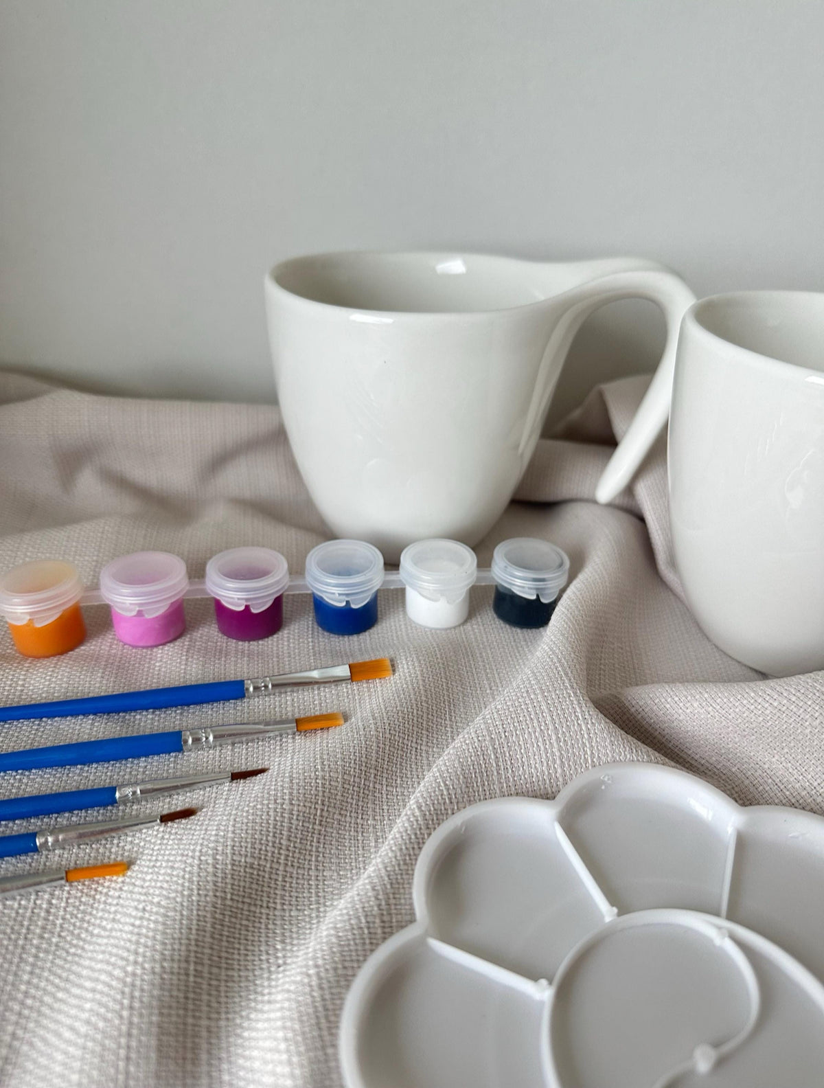 Roaxkois Keramik Bemalen Set – Tassen Bemalen Mit Pinseln, Farben & Anleitung, DIY-Töpferset Für Erwachsene Und Kinder, Individuelles Geschenk
